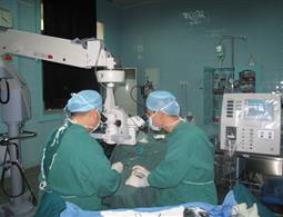 市一医院眼科在全市率先开展微创玻璃体切割手术